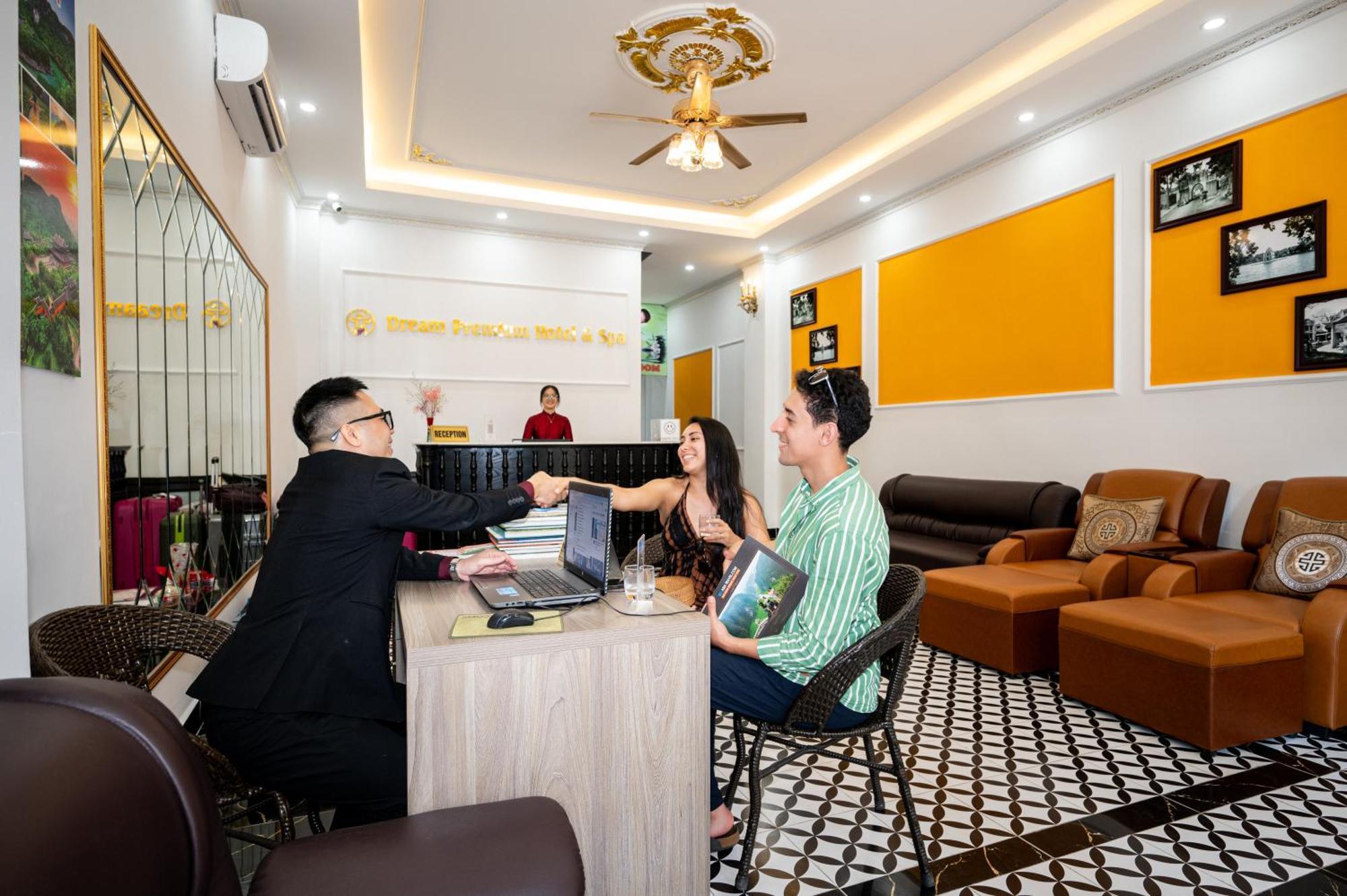 Dream Premium Hotel & Spa Hanoi Buitenkant foto