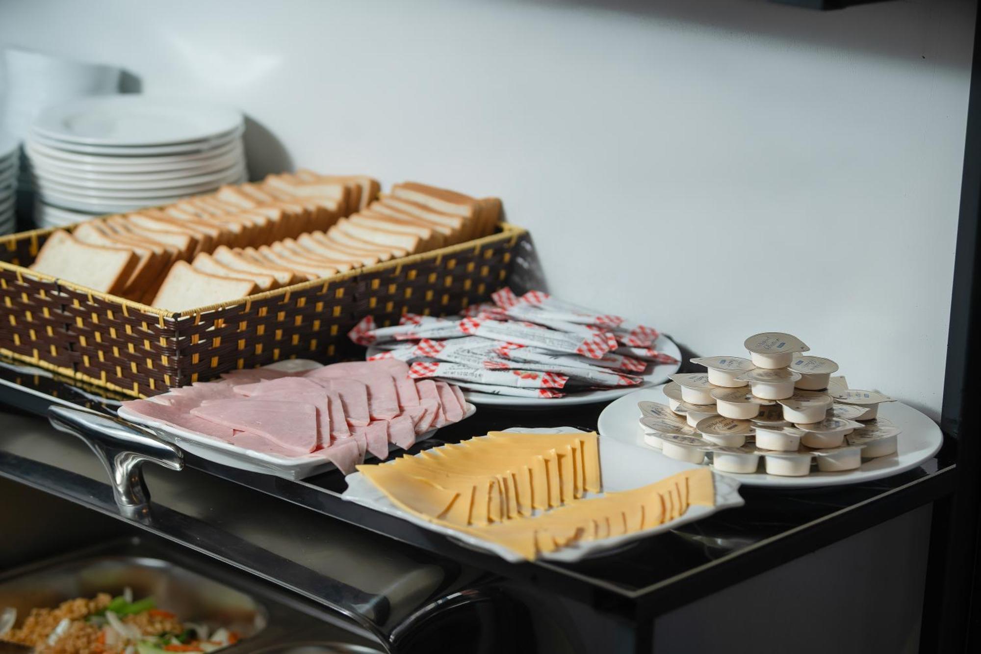 Dream Premium Hotel & Spa Hanoi Buitenkant foto